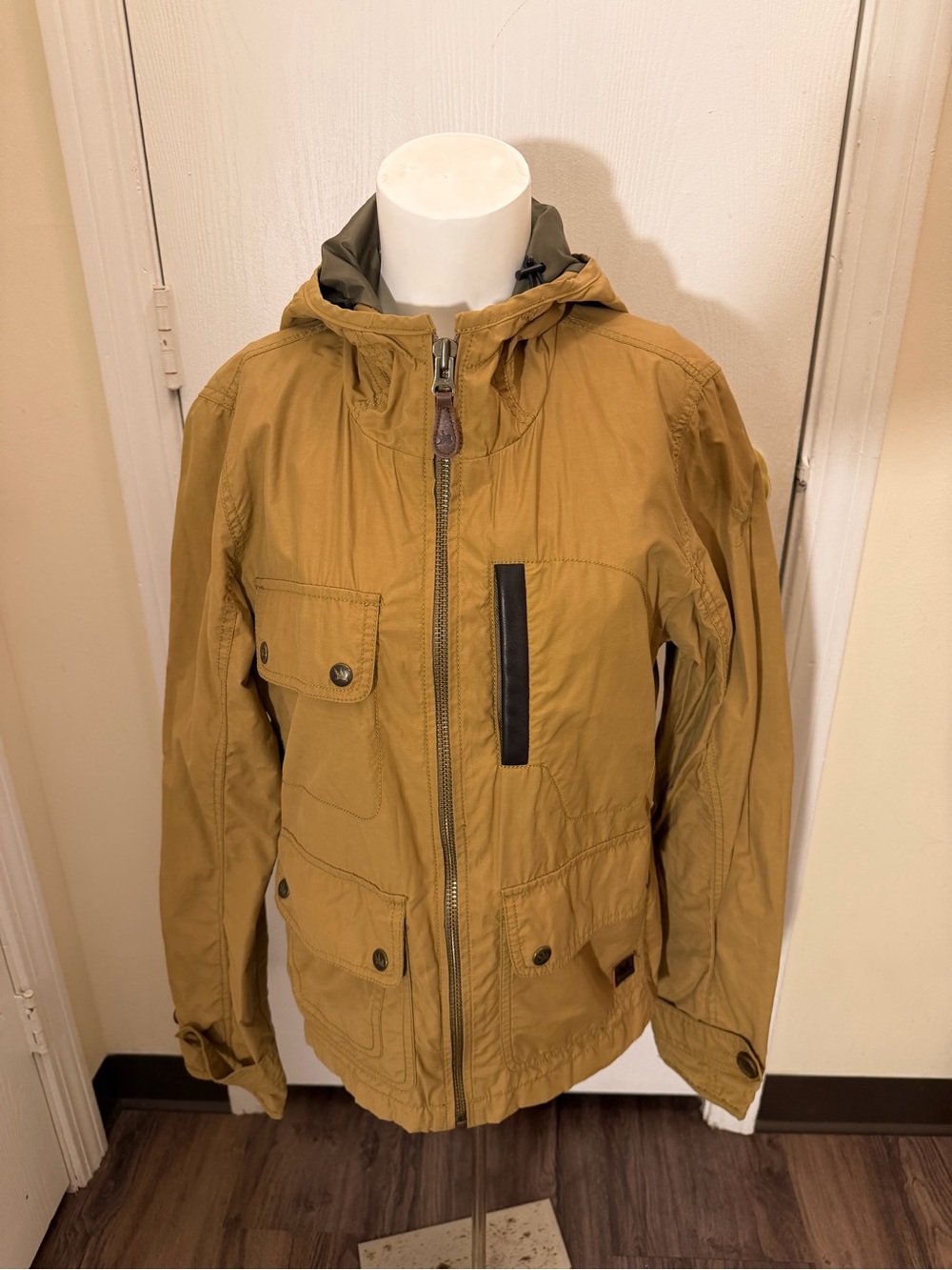 I Spiewak & Sons Women's Full Zip Hood Snap Nylon Raincoat Windbreaker Sz S Tan
